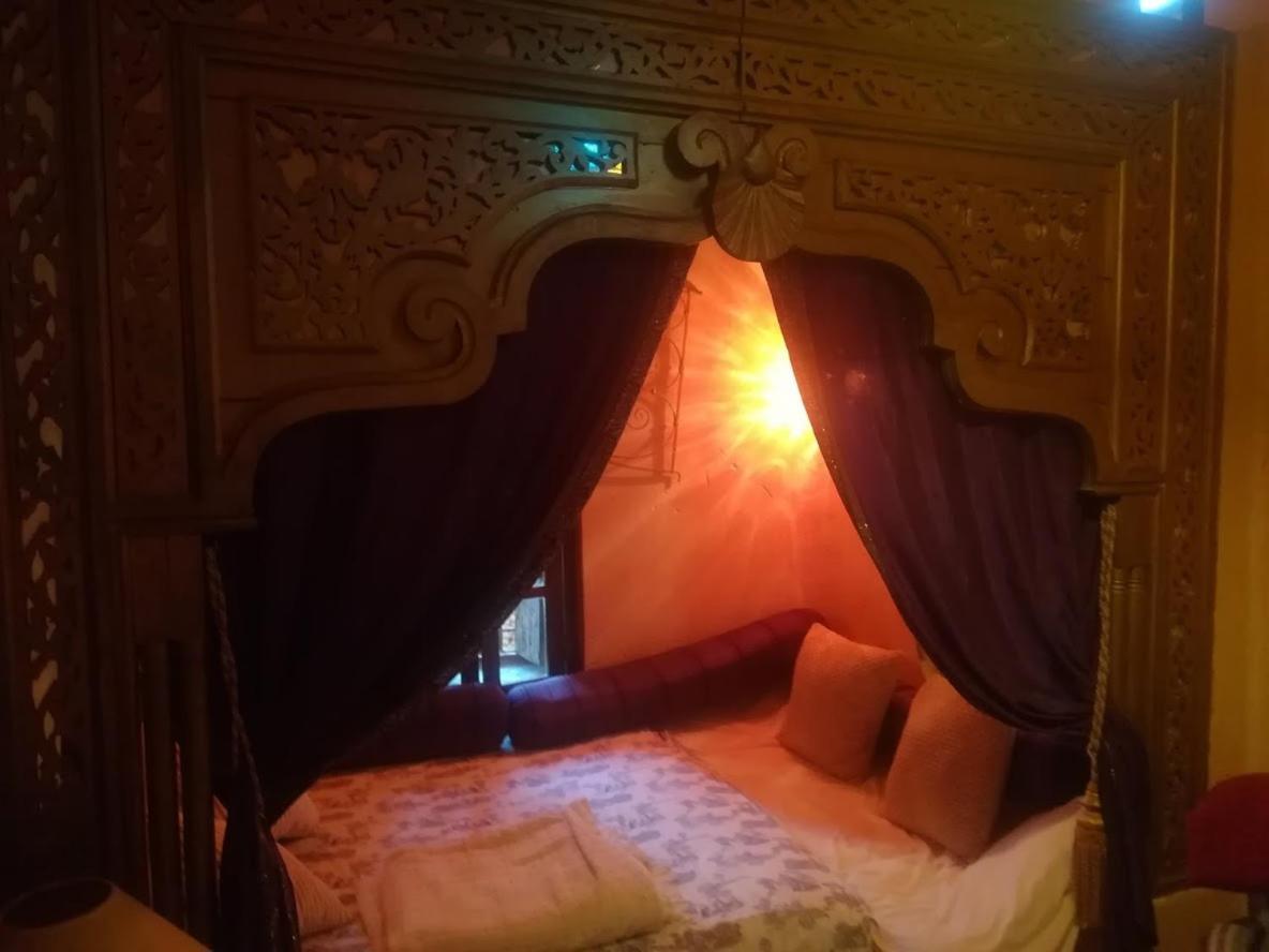 Riad Dar El Caid - Palais XIII Siecle Τοζέρ Εξωτερικό φωτογραφία