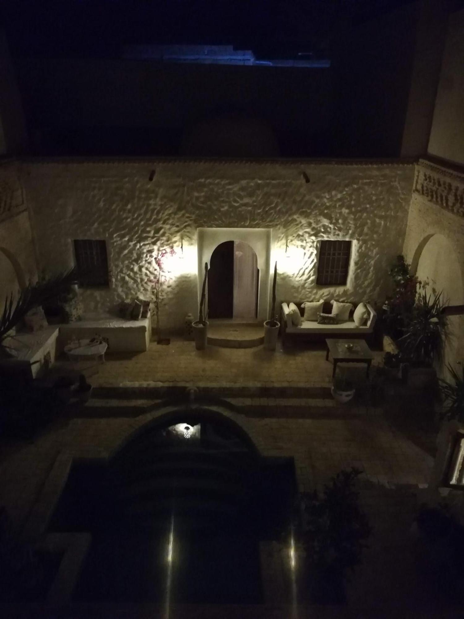 Riad Dar El Caid - Palais XIII Siecle Τοζέρ Εξωτερικό φωτογραφία